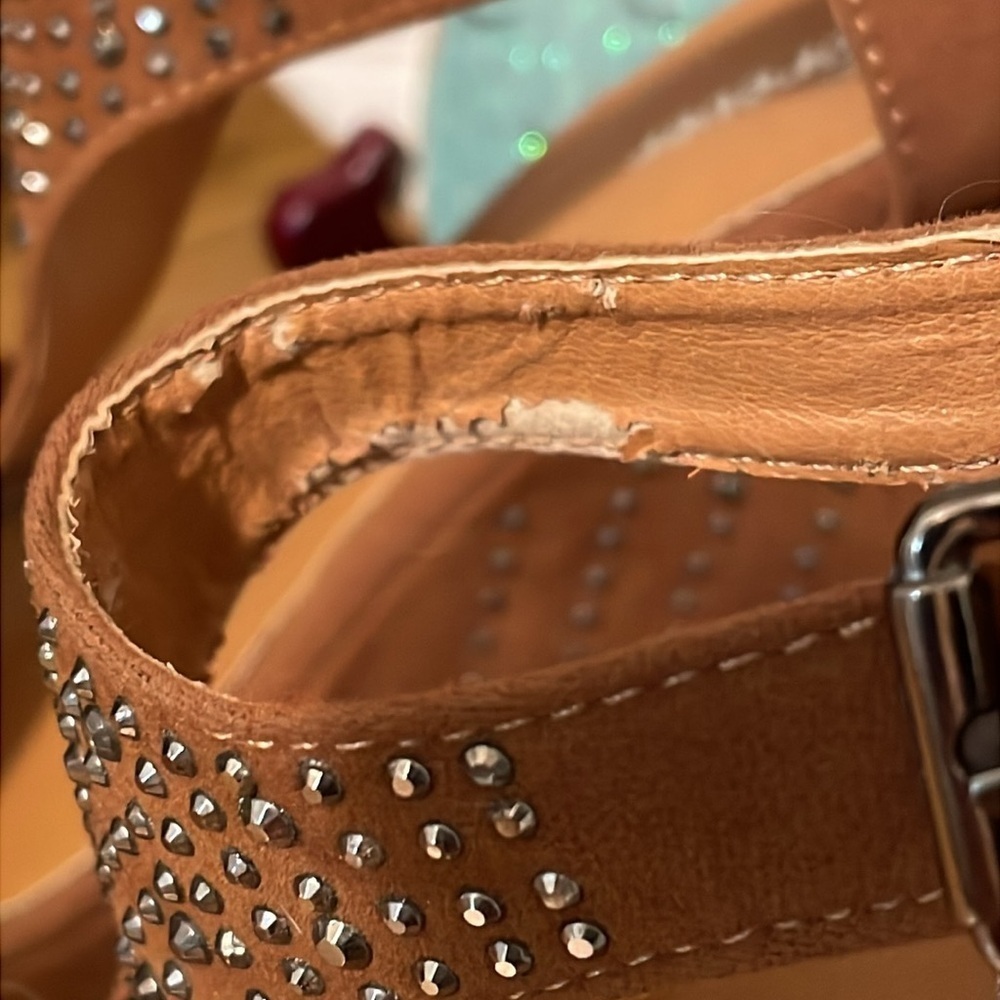 🤪🤪🤪BOGOHO 🤪🤪🤪Forever 21 Embellished Platform Heels - Picture 4 of 13